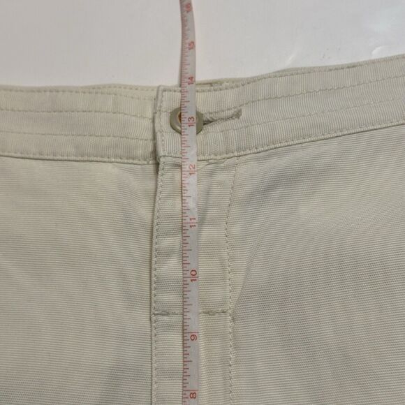 Tommy Bahama Shorts Mens Size 44 Key Grip Cargo Beige Comfort Casual Vacation - Picture 4 of 12